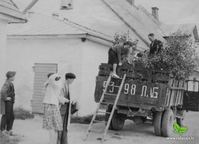 74 _Transports_uz_Staburagu_1960g_Foto-Janis_Krumins.jpg